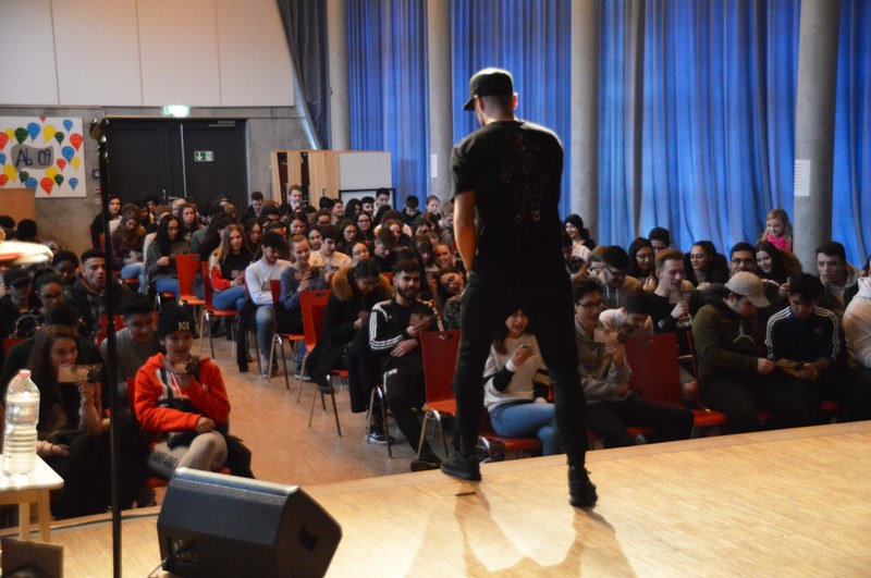 Wir rappen die Schule! Wir rappen die Schule!