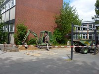 Ausschachten, Abriss der Stahlträger Ausschachten, Abriss der Stahlträger